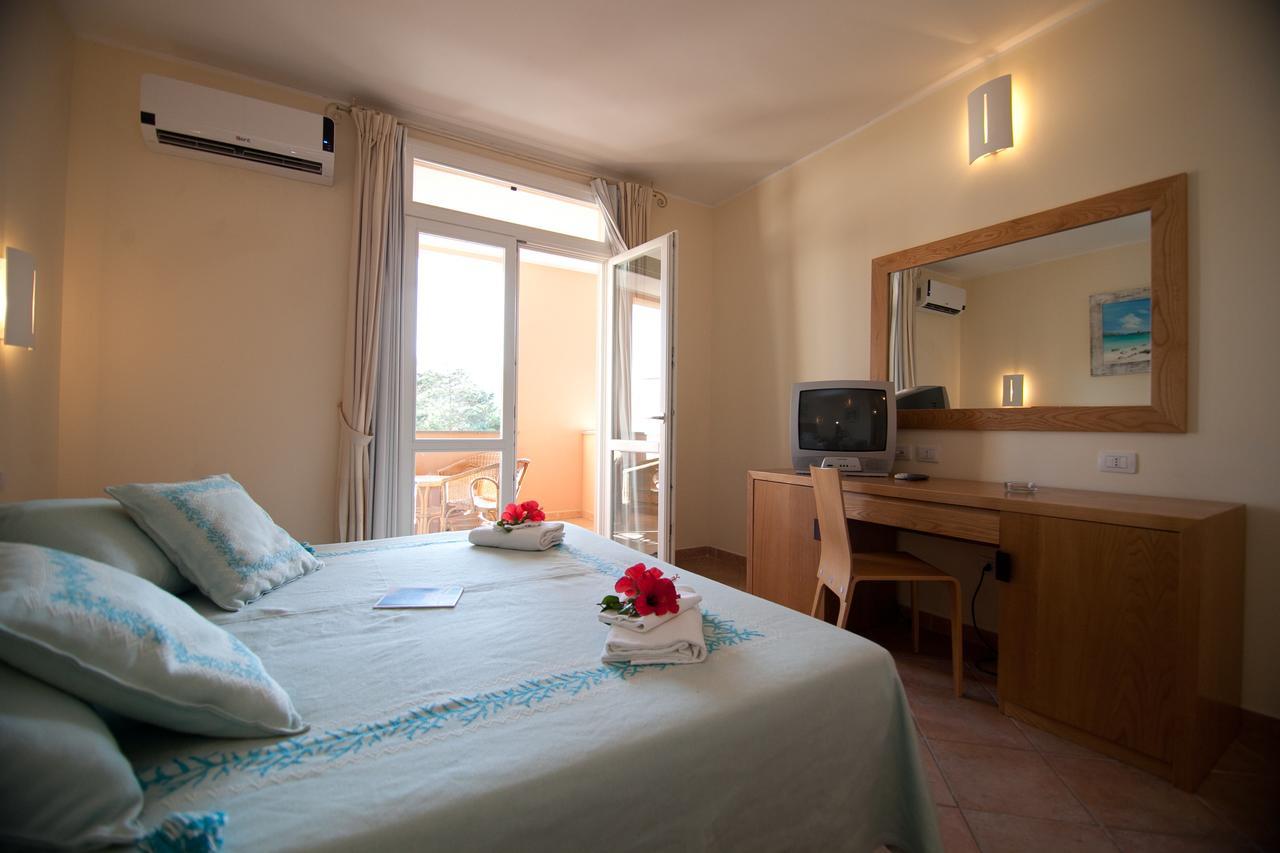 Club Esse Roccaruja Hotel Stintino Eksteriør billede